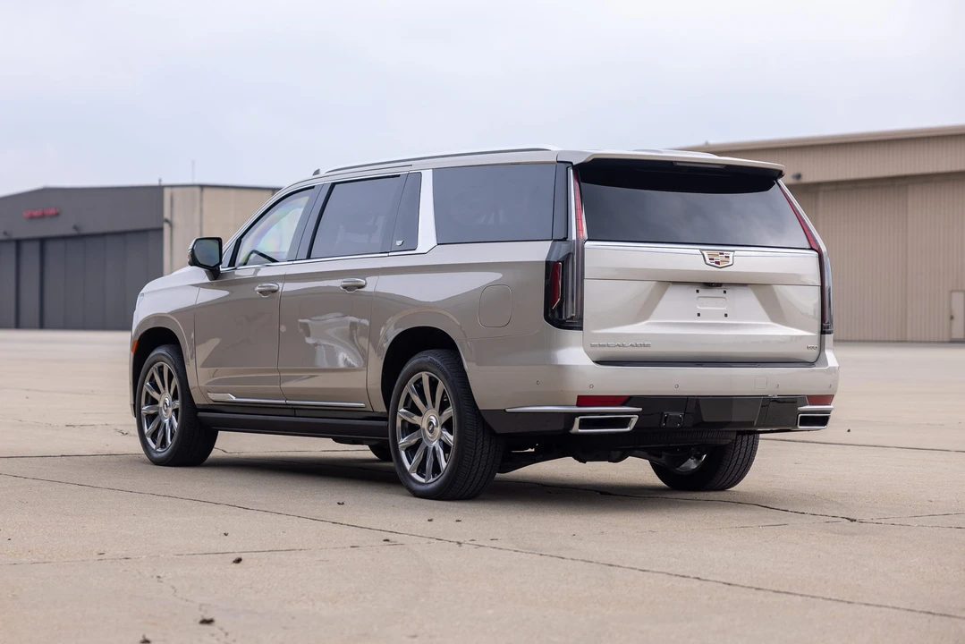 2021 Cadillac Escalade 5th Gen - Image 21 of 31