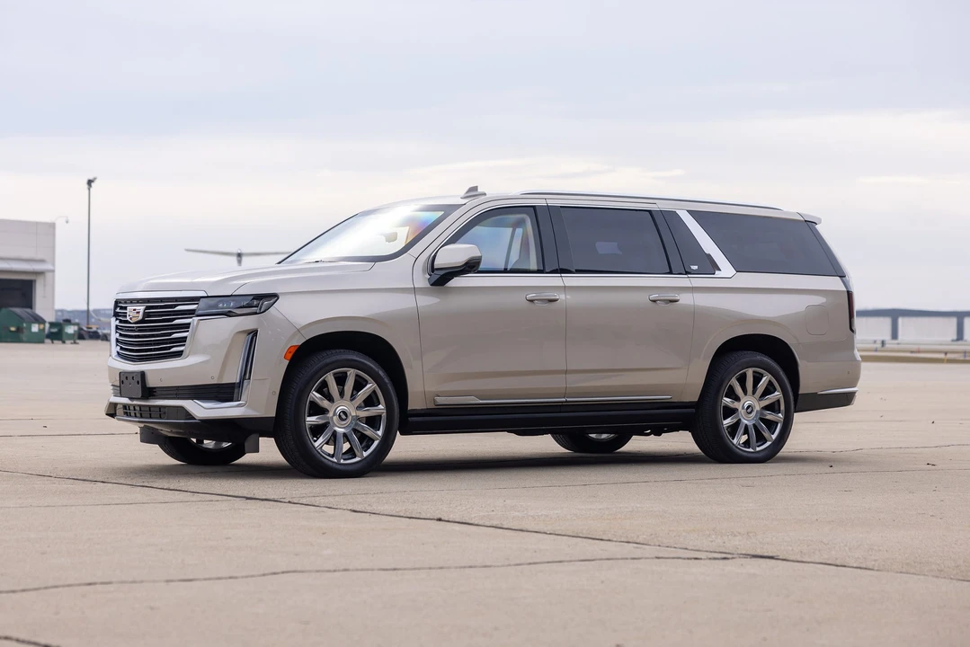 2021 Cadillac Escalade 5th Gen - Image 24 of 31