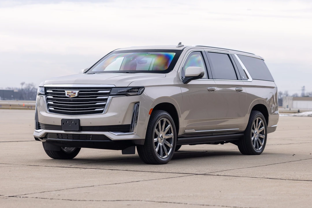 2021 Cadillac Escalade 5th Gen - Image 25 of 31