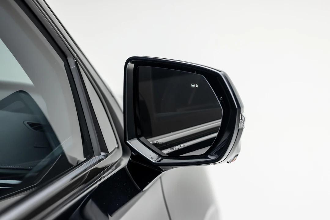 2022 Cadillac Escalade 5th Gen - Image 27 of 31