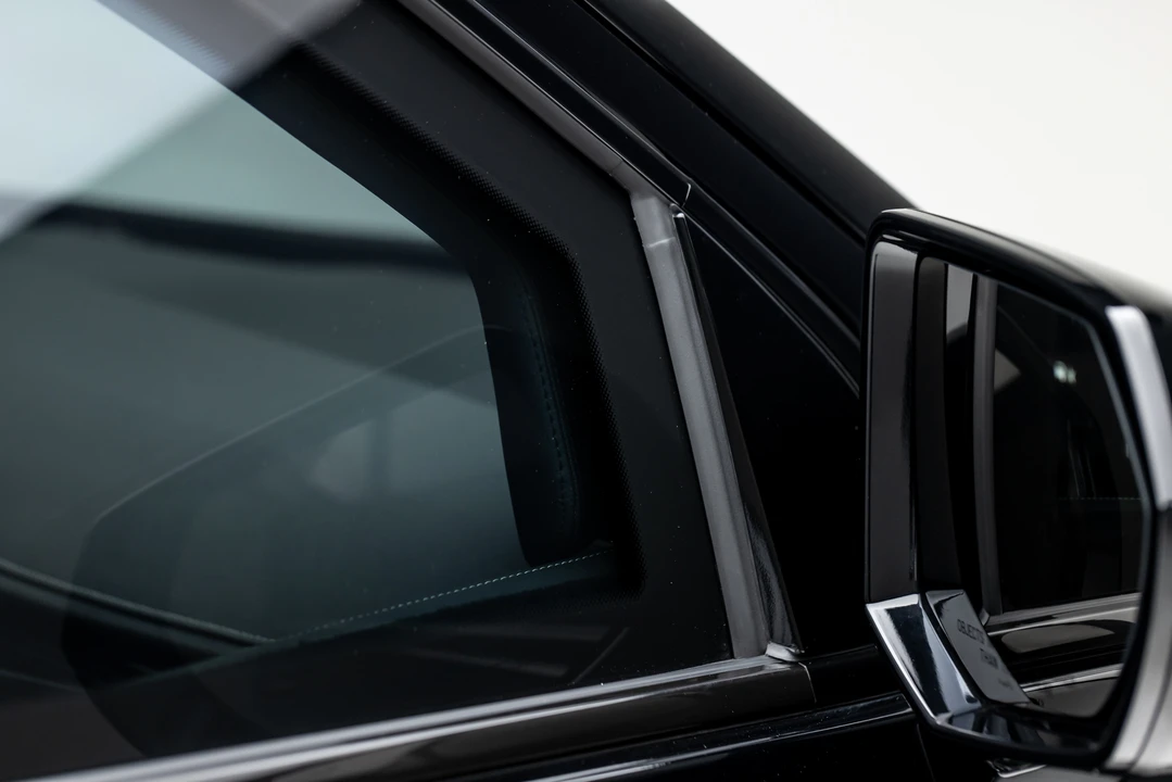 2022 Cadillac Escalade 5th Gen - Image 28 of 31