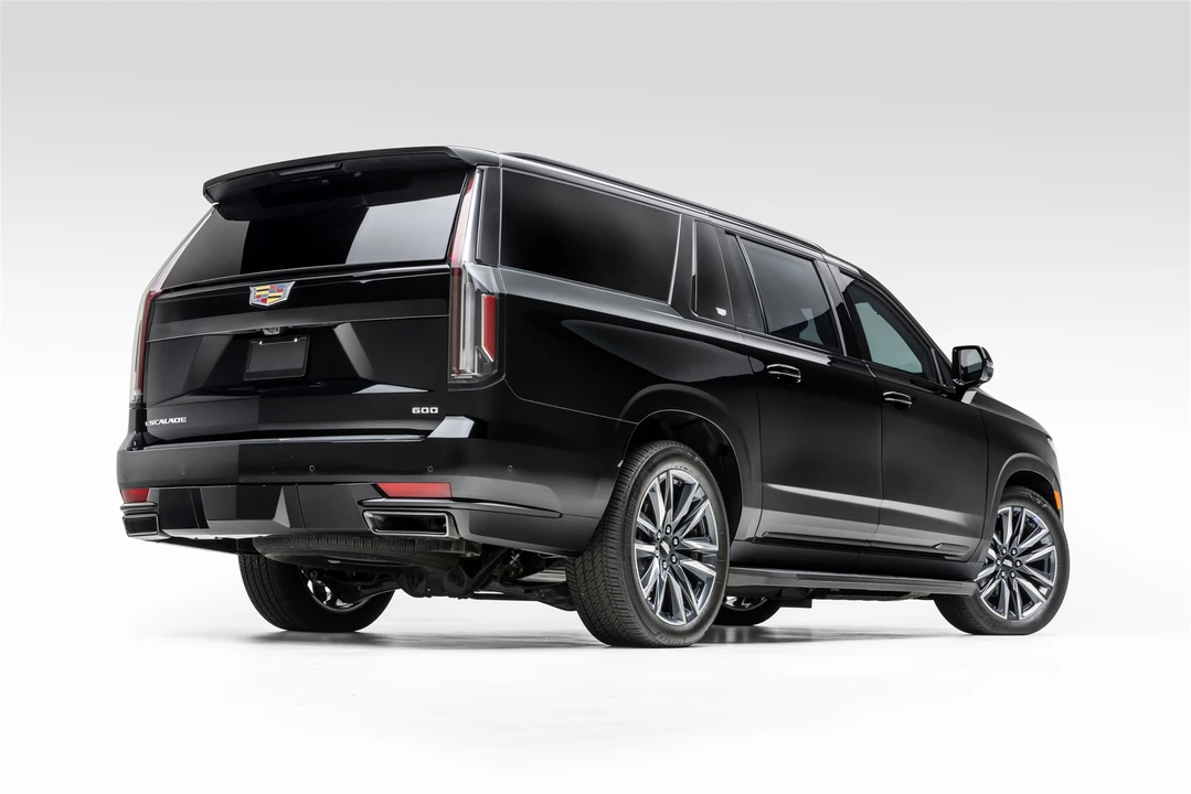 2022 Cadillac Escalade 5th Gen - Image 13 of 31