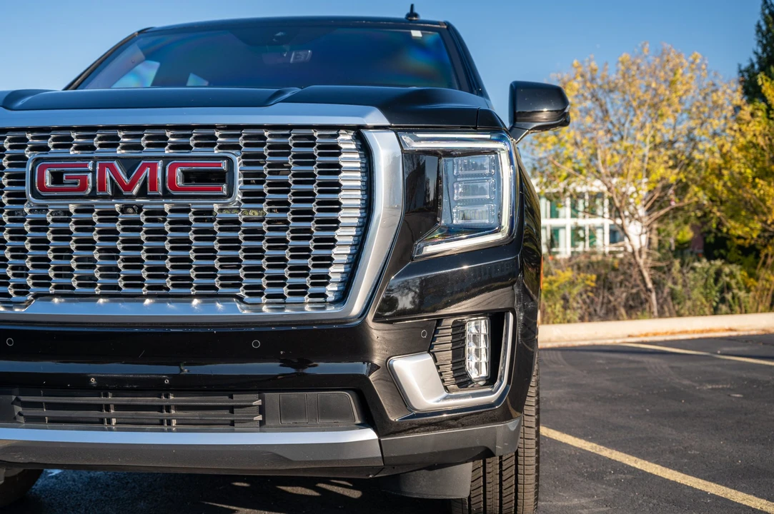 2022 GMC Yukon 5th Gen - Image 20 of 31