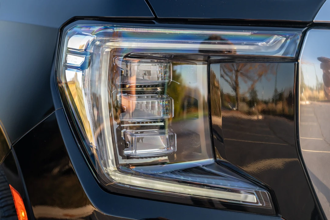 2022 GMC Yukon 5th Gen - Image 31 of 31