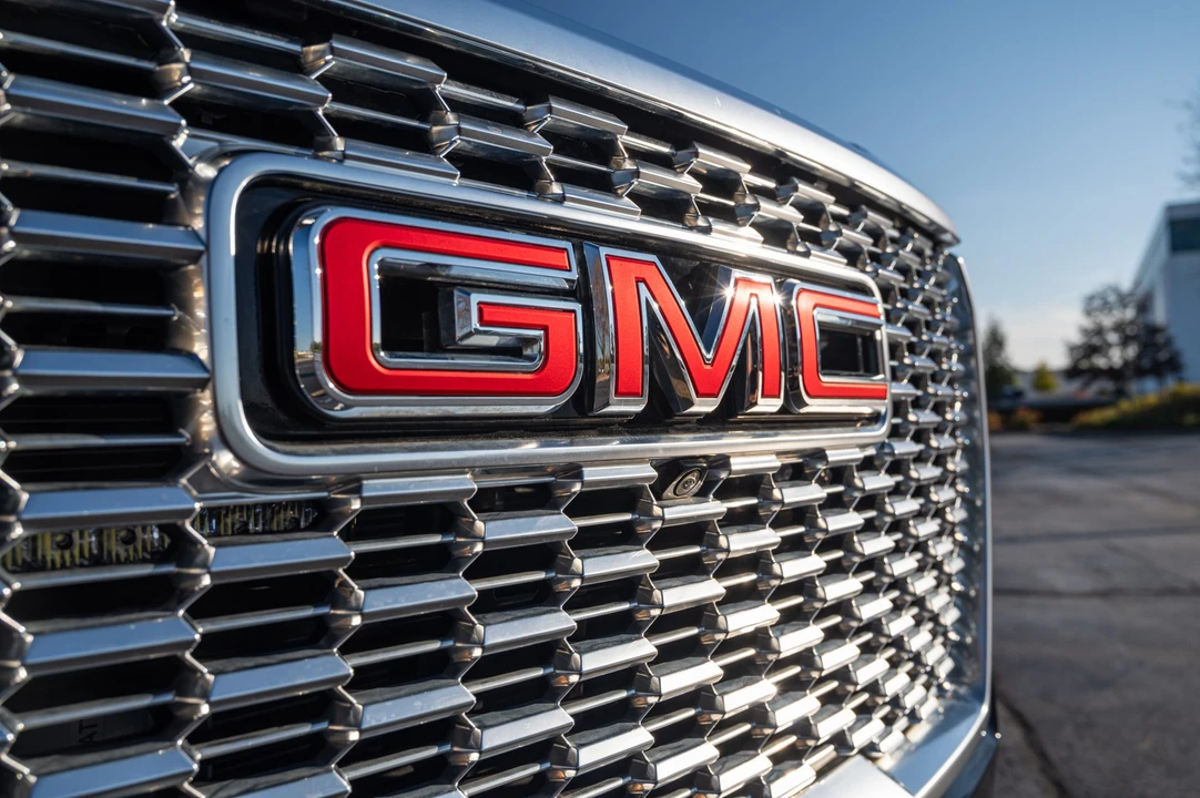 2022 GMC Yukon 5th Gen - Image 30 of 31
