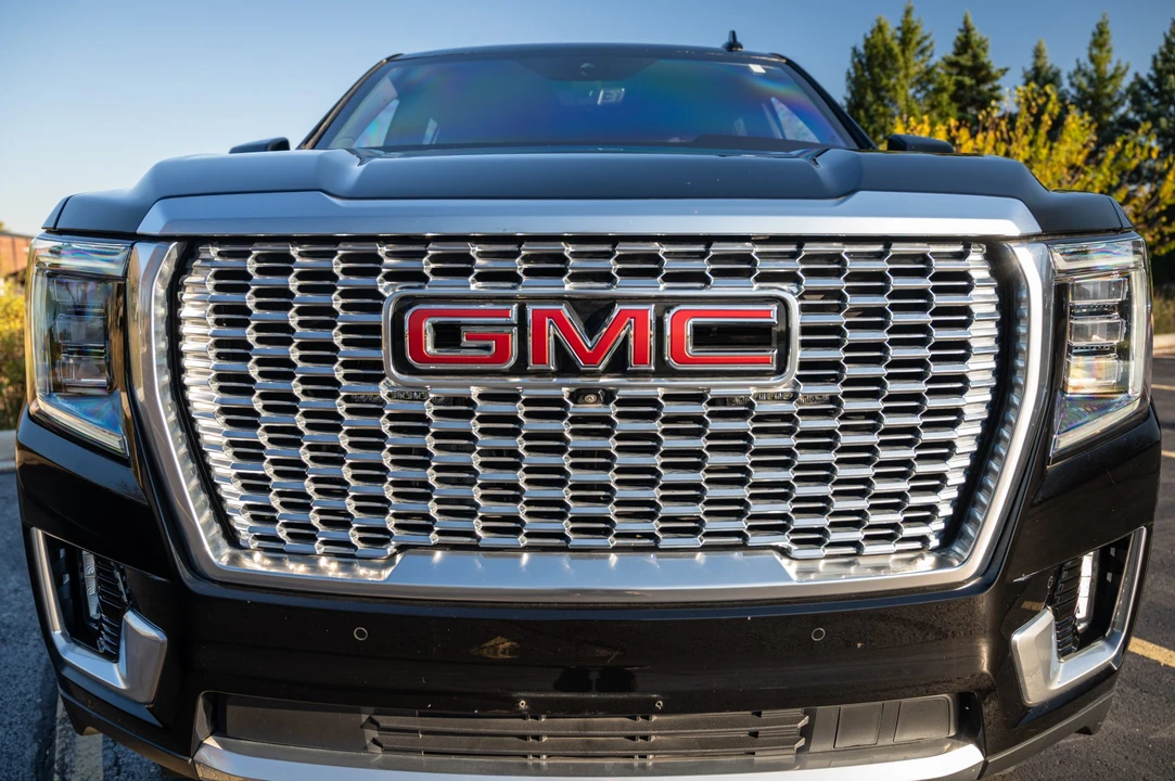 2022 GMC Yukon 5th Gen - Image 29 of 31
