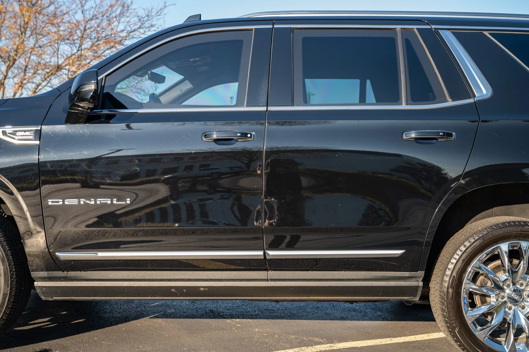 2022 GMC Yukon 5th Gen - Image 15 of 31