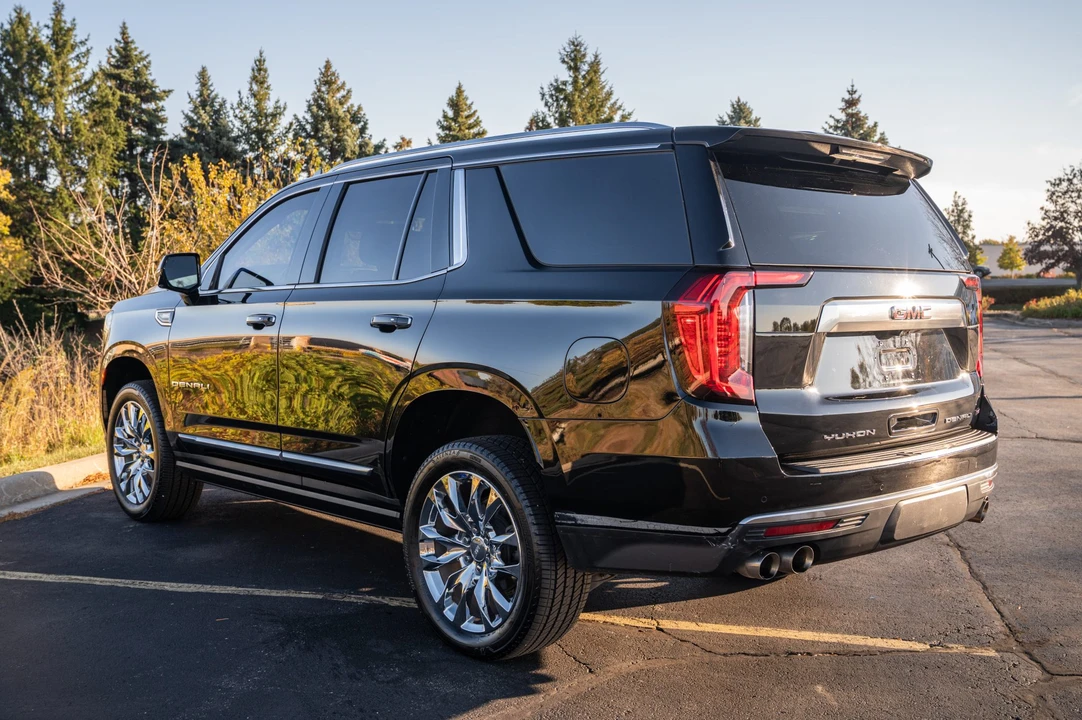 2022 GMC Yukon 5th Gen - Image 8 of 31