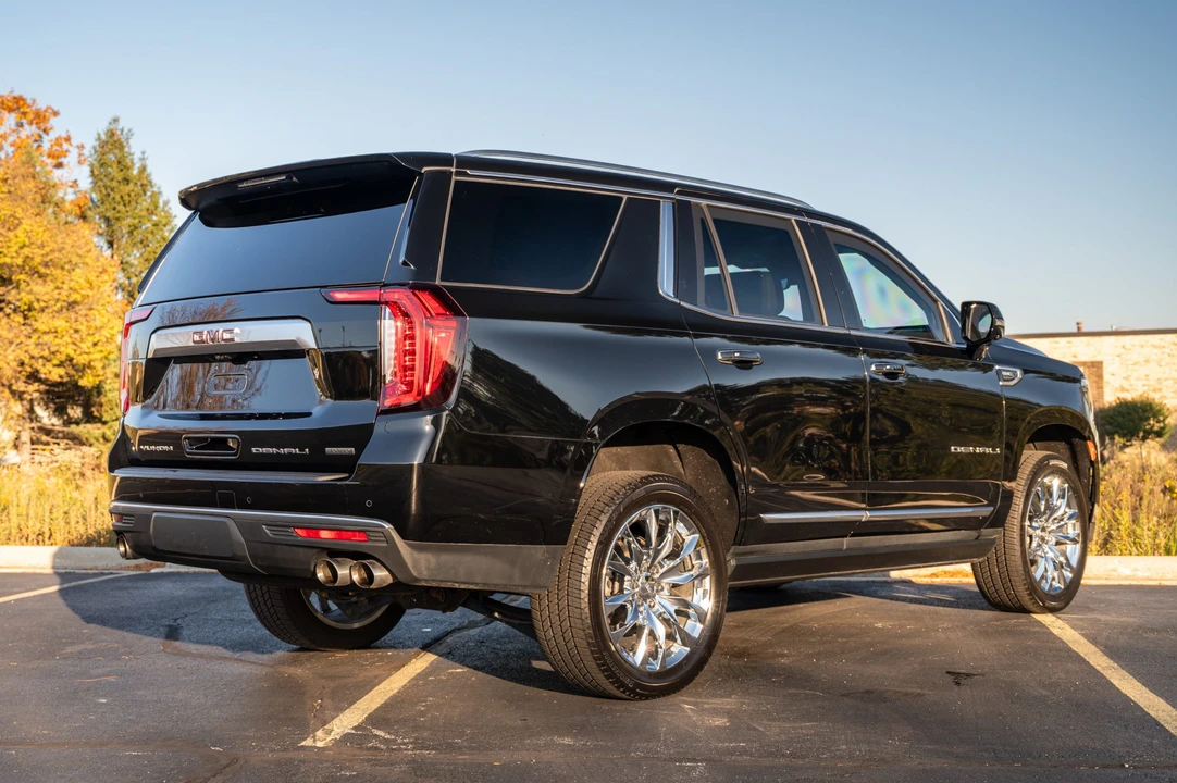 2022 GMC Yukon 5th Gen - Image 12 of 31