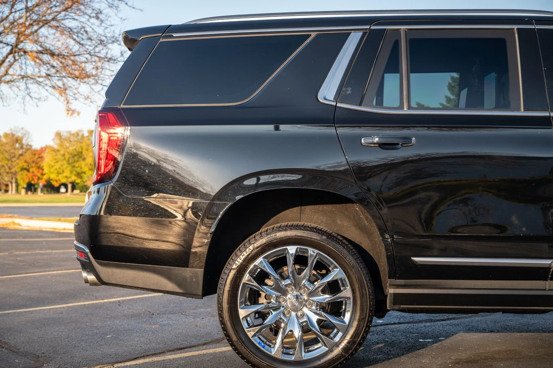 2022 GMC Yukon 5th Gen - Image 18 of 31