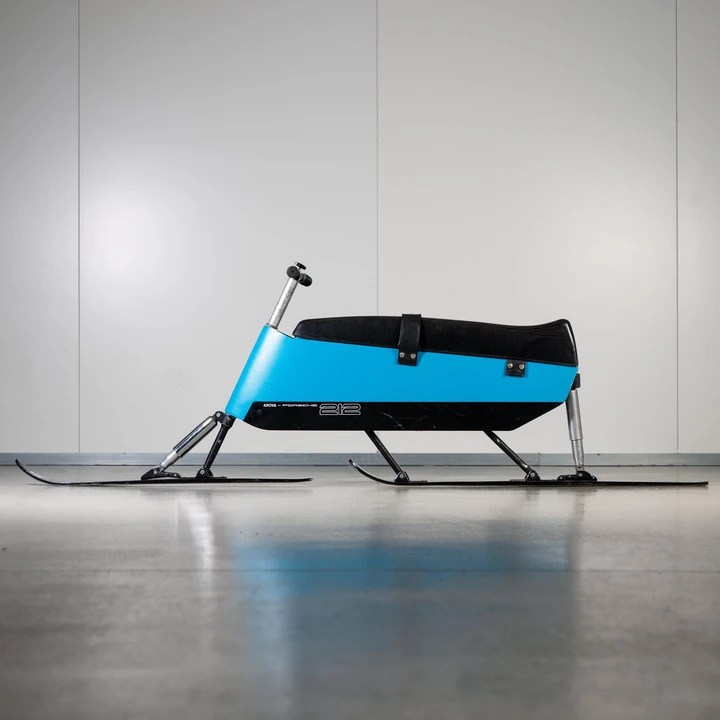 Porsche - Image 10 of 31