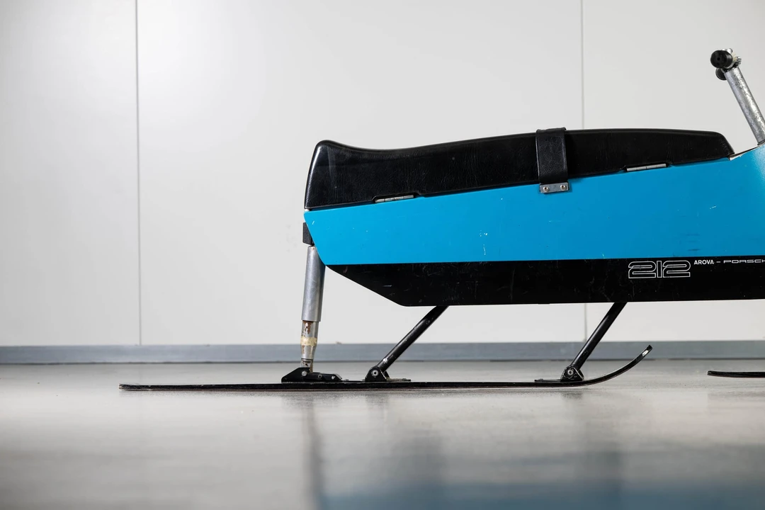 Porsche - Image 21 of 31