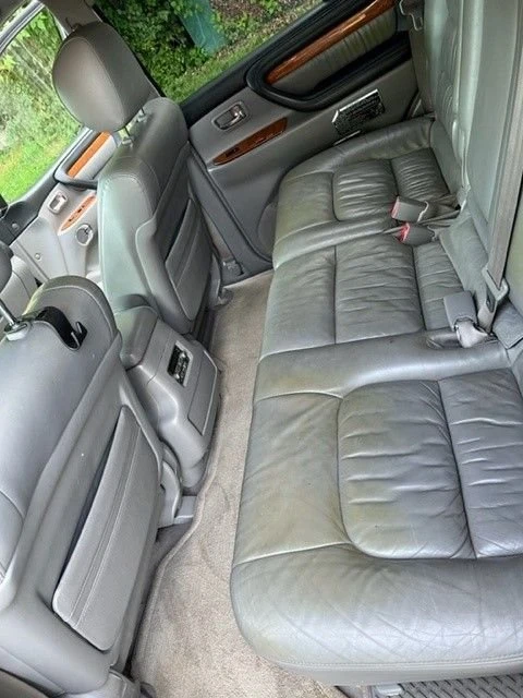 2006 Lexus LX 2nd Gen - Image 19 of 23