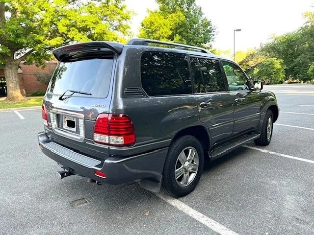 2006 Lexus LX 2nd Gen - Image 6 of 23