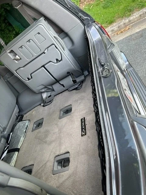 2006 Lexus LX 2nd Gen - Image 12 of 21