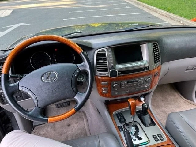 2006 Lexus LX 2nd Gen - Image 19 of 21