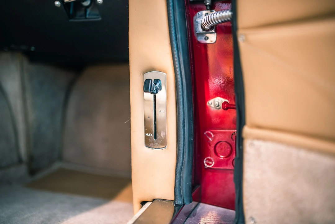 1968 Aston Martin DB6 - Image 25 of 31