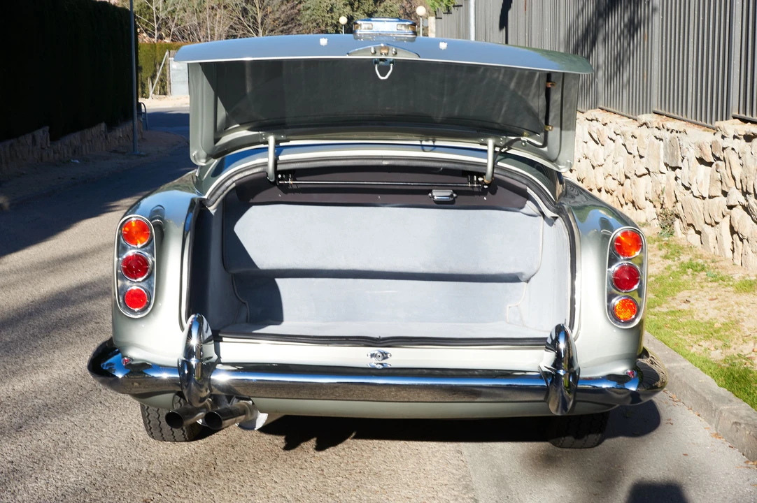 Aston Martin DB4 - Image 7 of 19