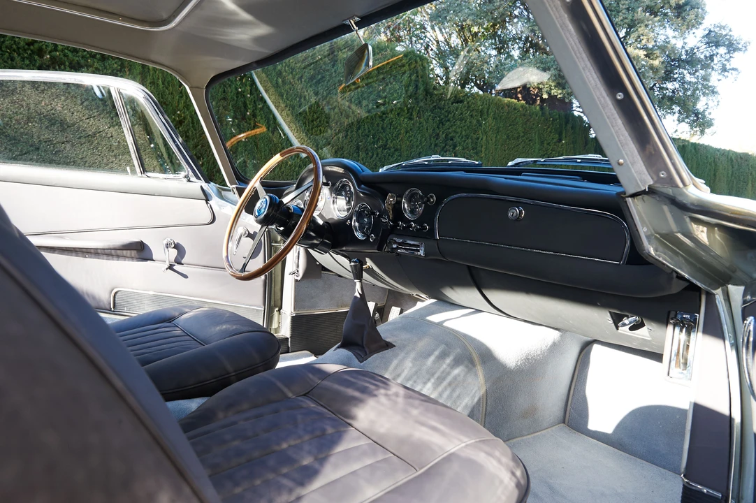 Aston Martin DB4 - Image 9 of 19