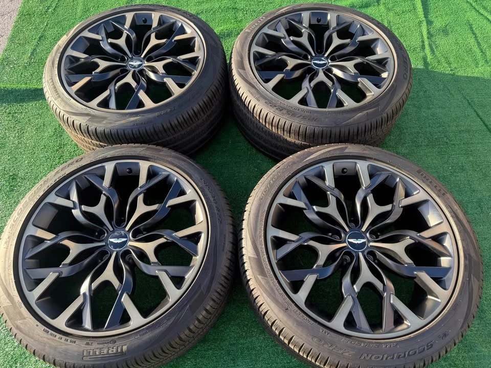 Aston Martin DBX 707 - Image 3 of 10