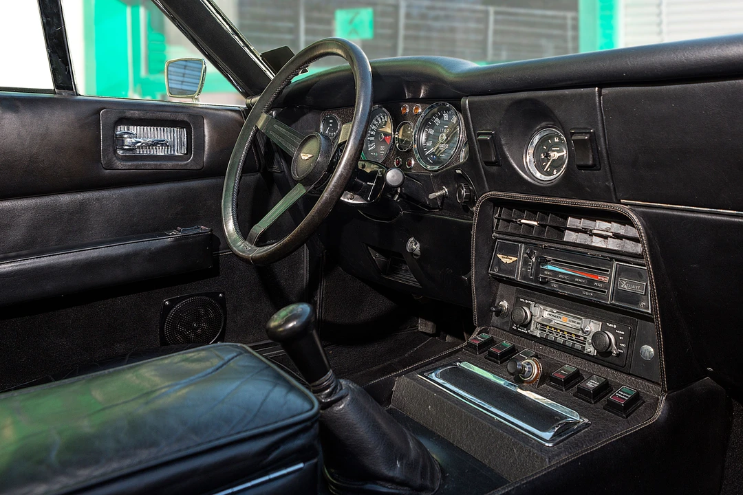Aston Martin AM V8 - Image 12 of 16