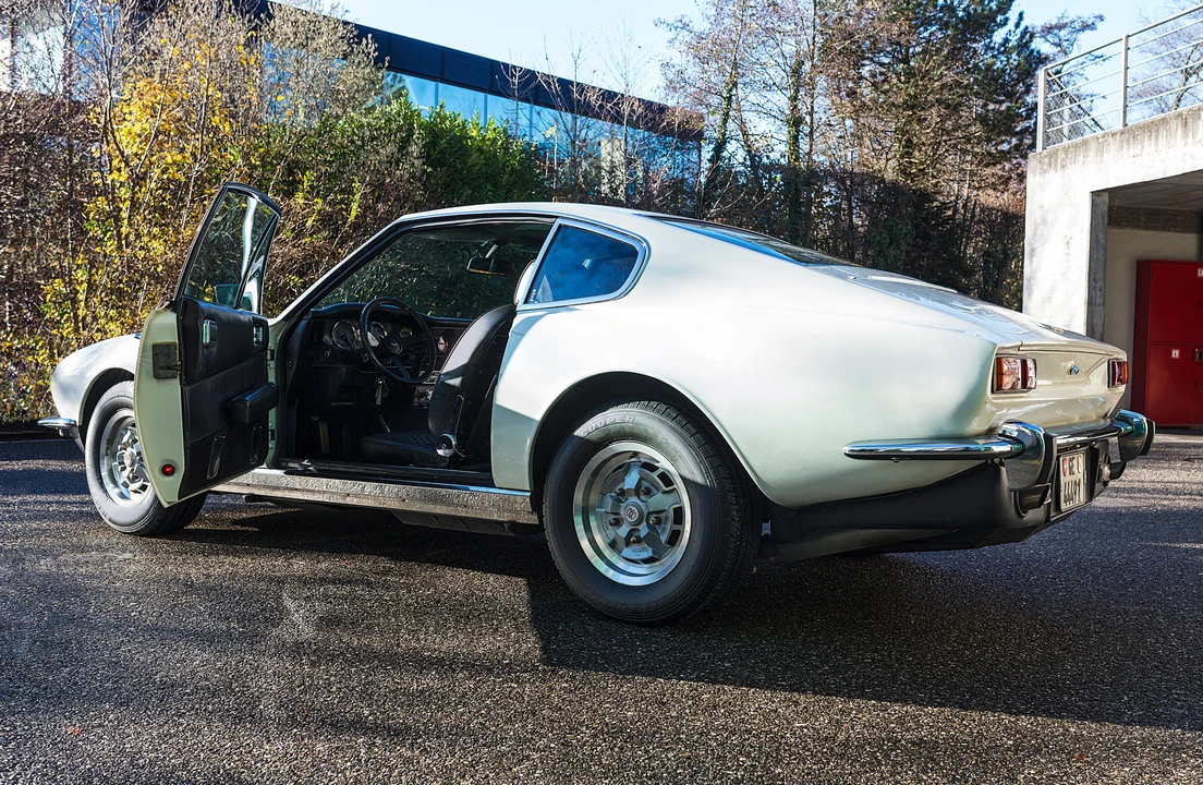 Aston Martin AM V8 - Image 10 of 16
