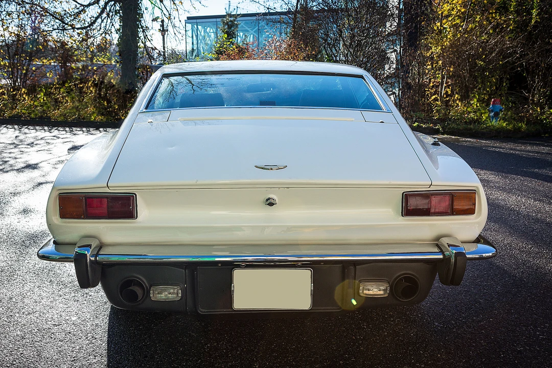 Aston Martin AM V8 - Image 5 of 16