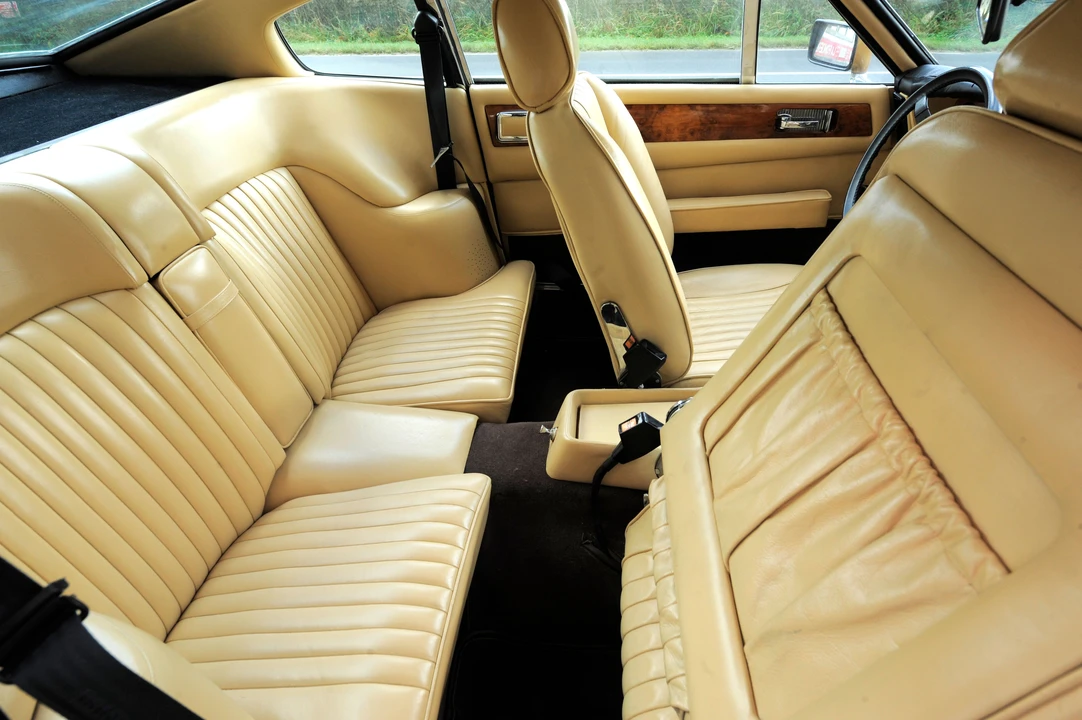 Aston Martin AM V8 - Image 22 of 31