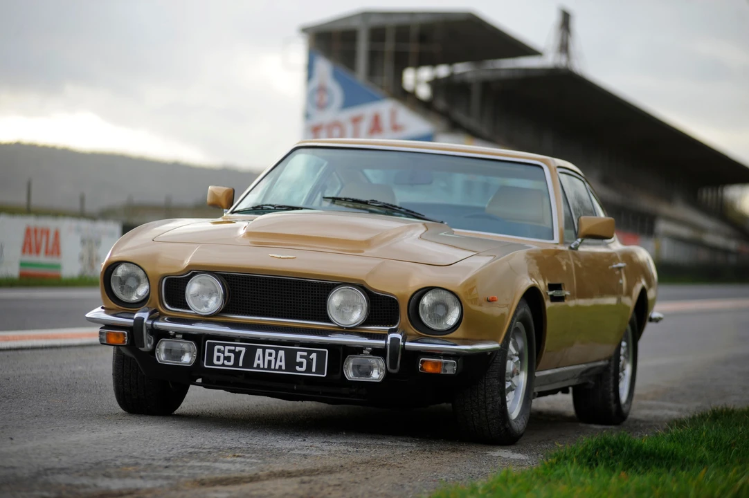 Aston Martin AM V8 - Image 11 of 31