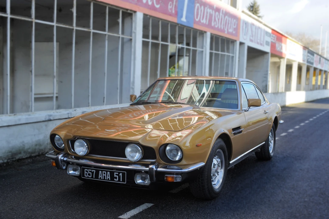 Aston Martin AM V8 - Image 17 of 31