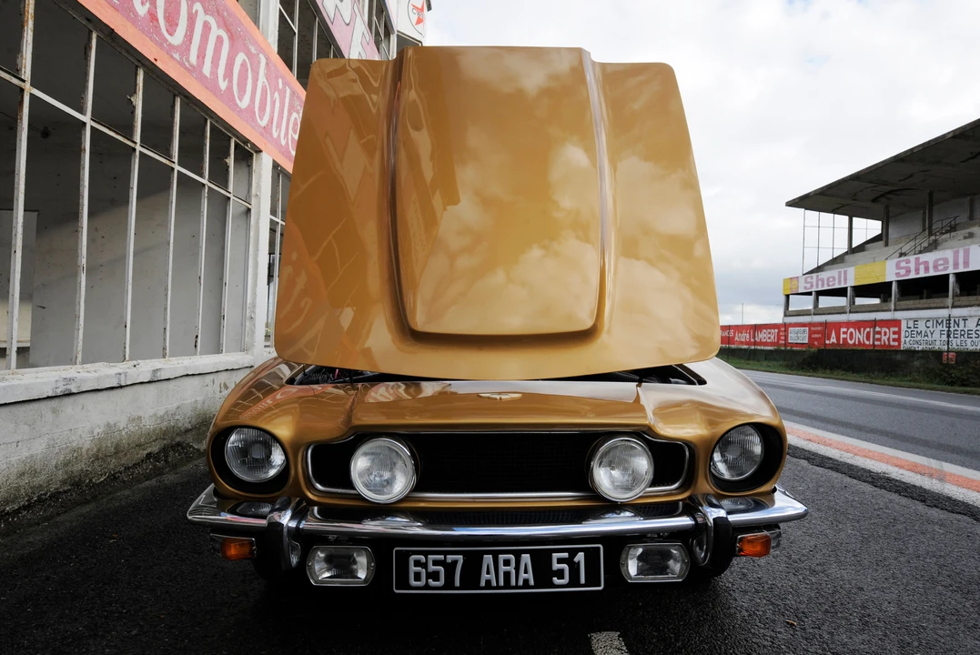 Aston Martin AM V8 - Image 15 of 31