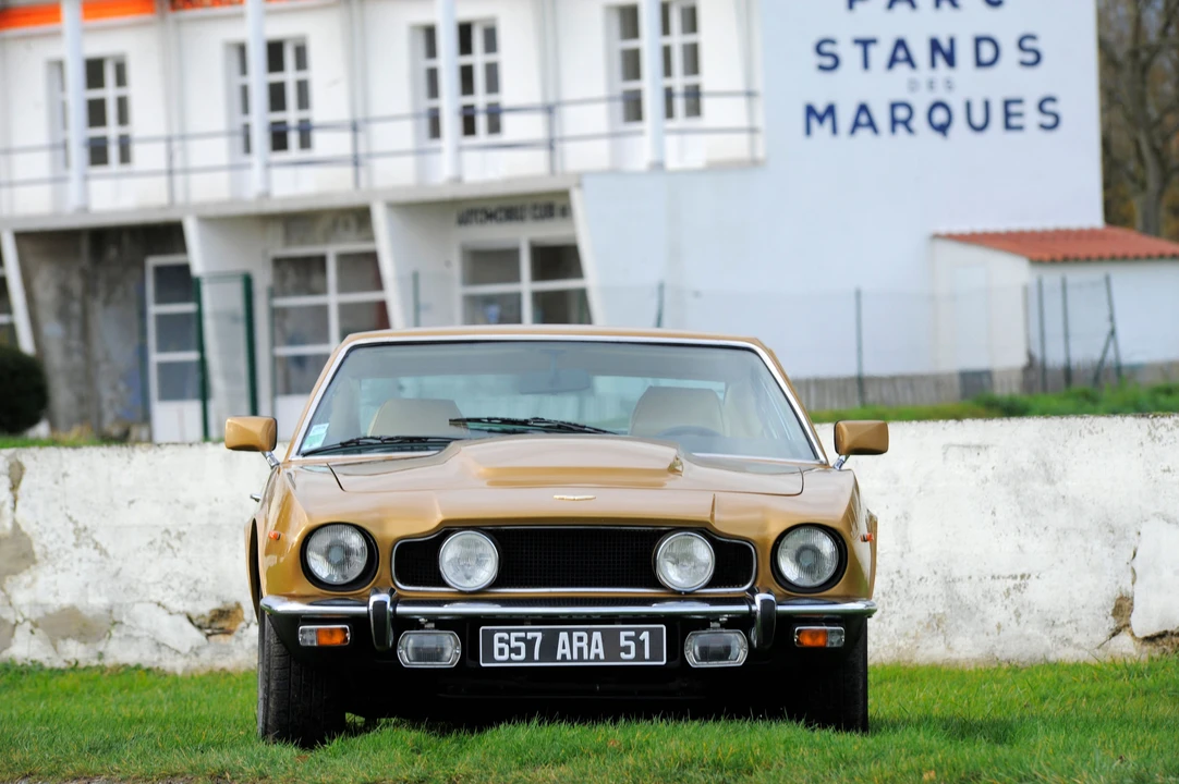 Aston Martin AM V8 - Image 14 of 31