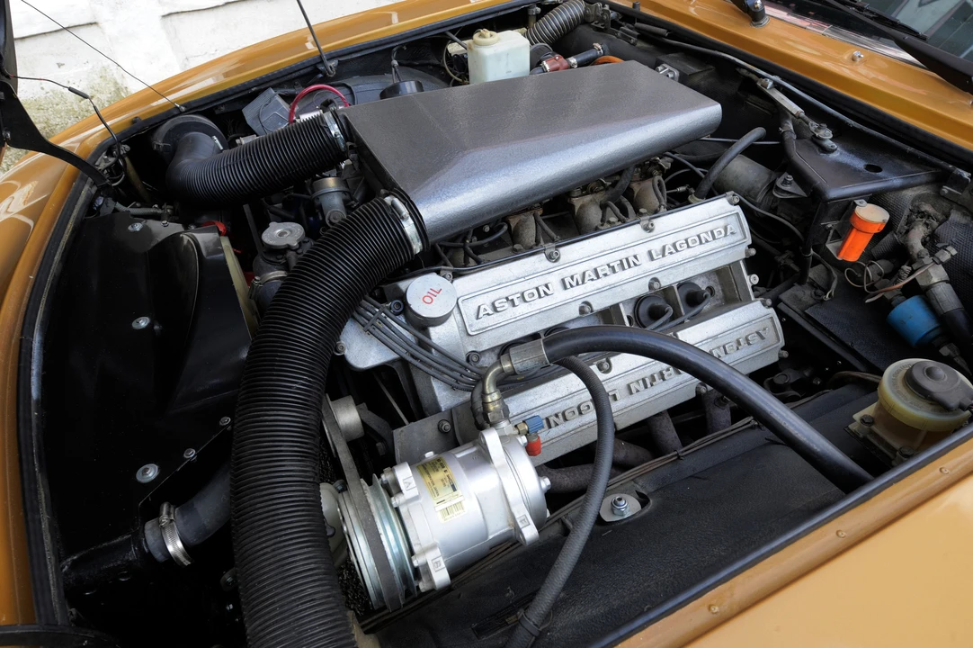 Aston Martin AM V8 - Image 25 of 31