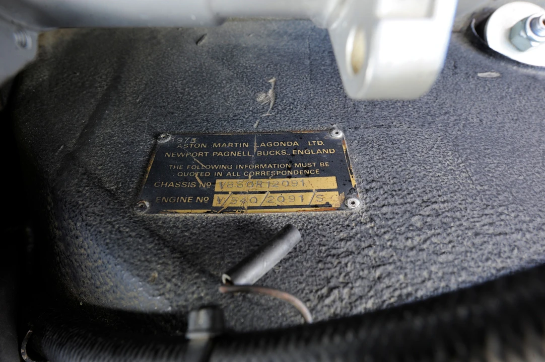 Aston Martin AM V8 - Image 28 of 31