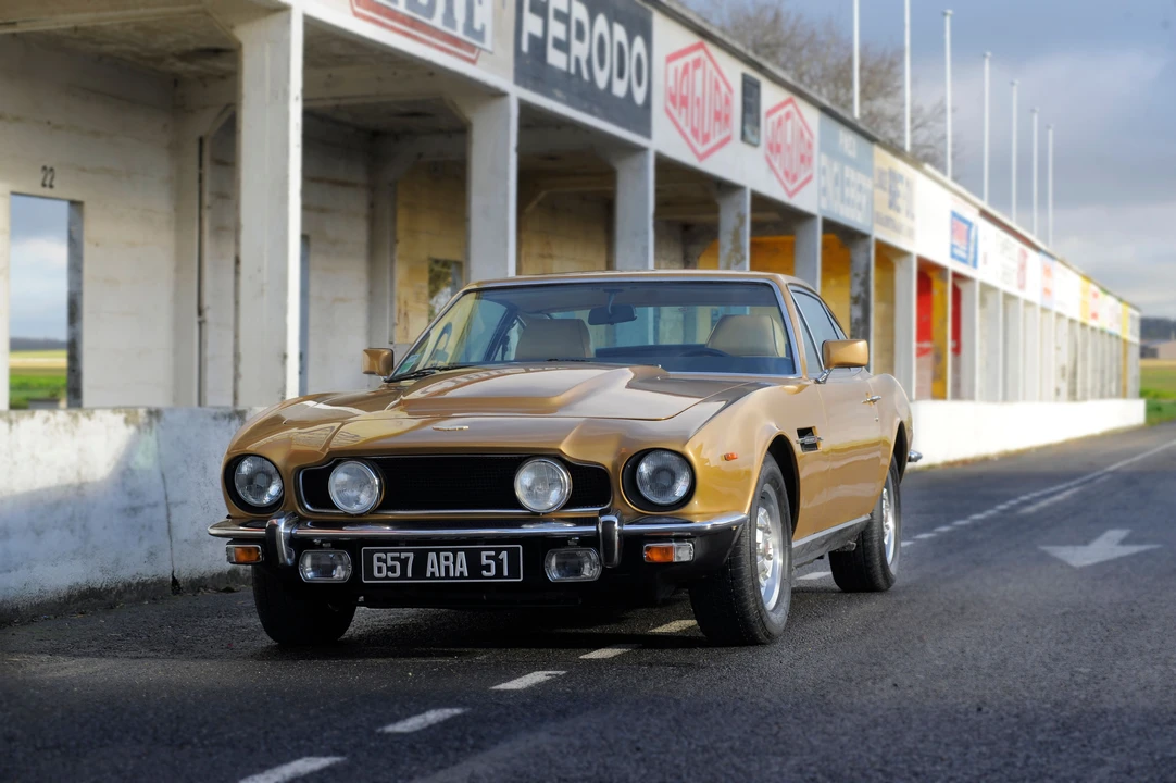 Aston Martin AM V8 - Image 16 of 31