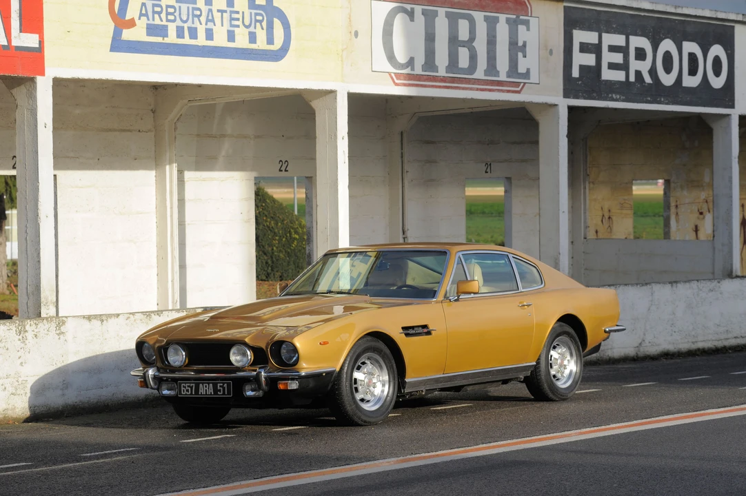 Aston Martin AM V8 - Image 4 of 31
