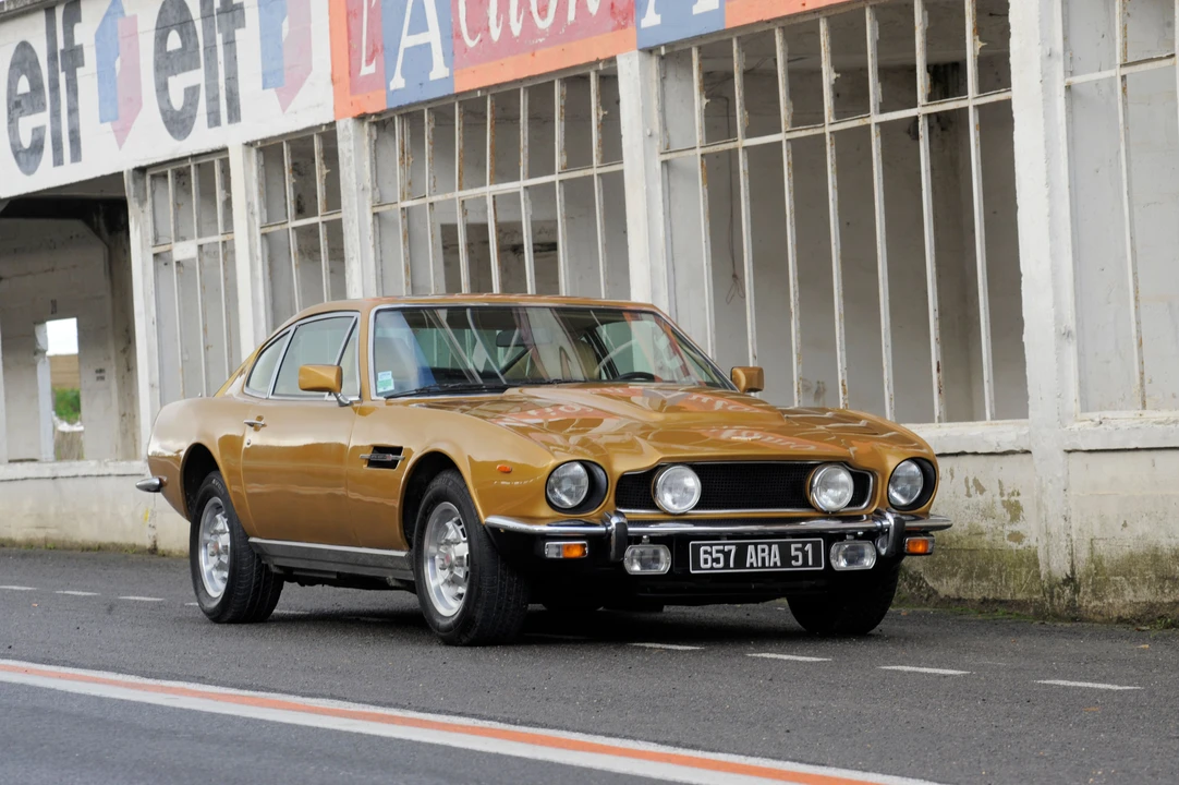 Aston Martin AM V8 - Image 10 of 31