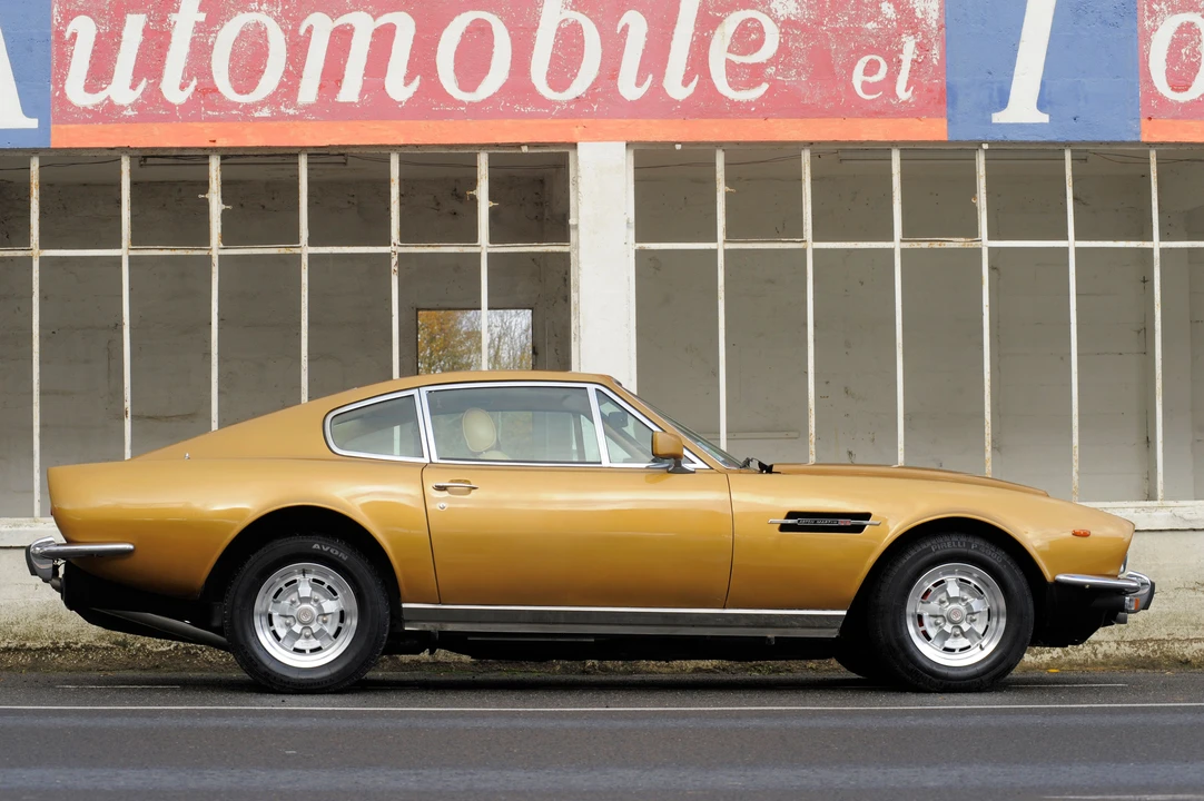 Aston Martin AM V8 - Image 5 of 31