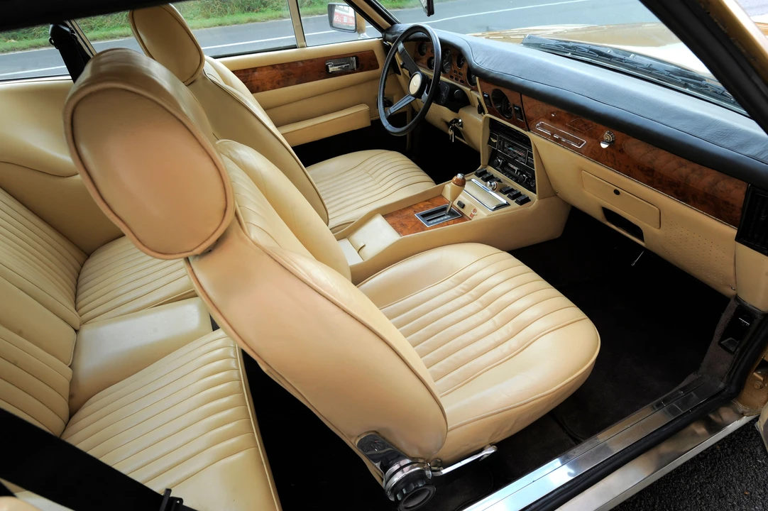 Aston Martin AM V8 - Image 20 of 31