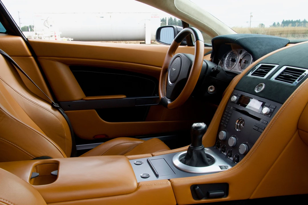 2007 Aston Martin Vantage - Image 14 of 29