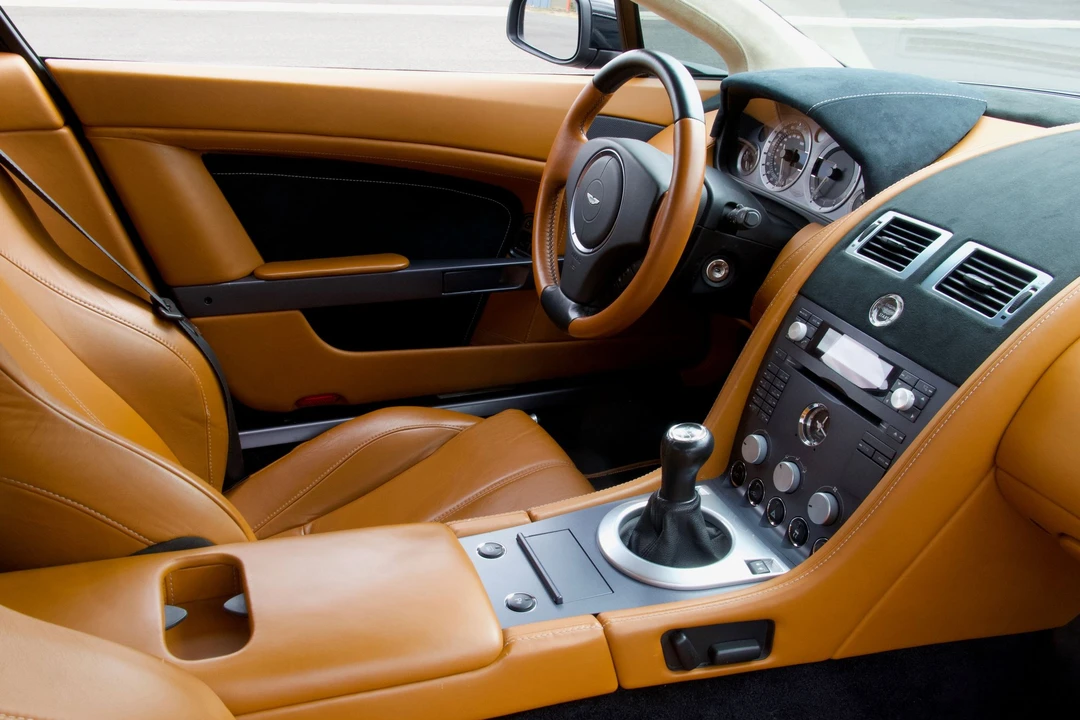 2007 Aston Martin Vantage - Image 15 of 29