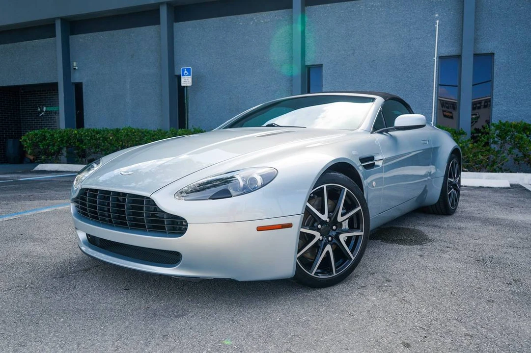 2009 Aston Martin V8 Vantage (2006-2017) - Image 5 of 6