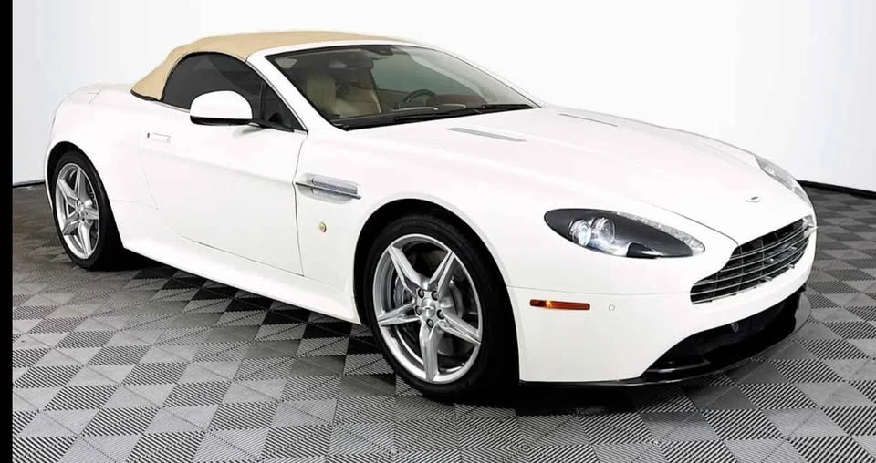 2016 Aston Martin Vantage - Image 4 of 9