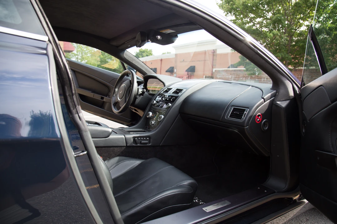 2009 Aston Martin Vantage - Image 8 of 10