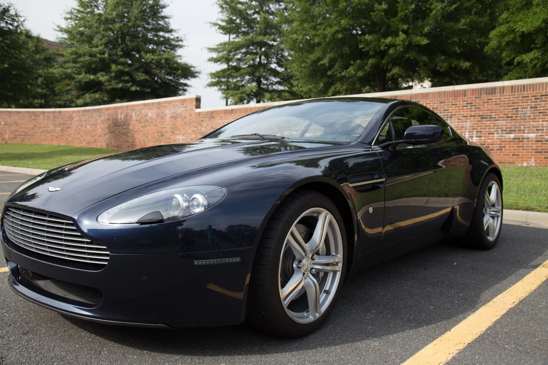 2009 Aston Martin Vantage - Image 3 of 10