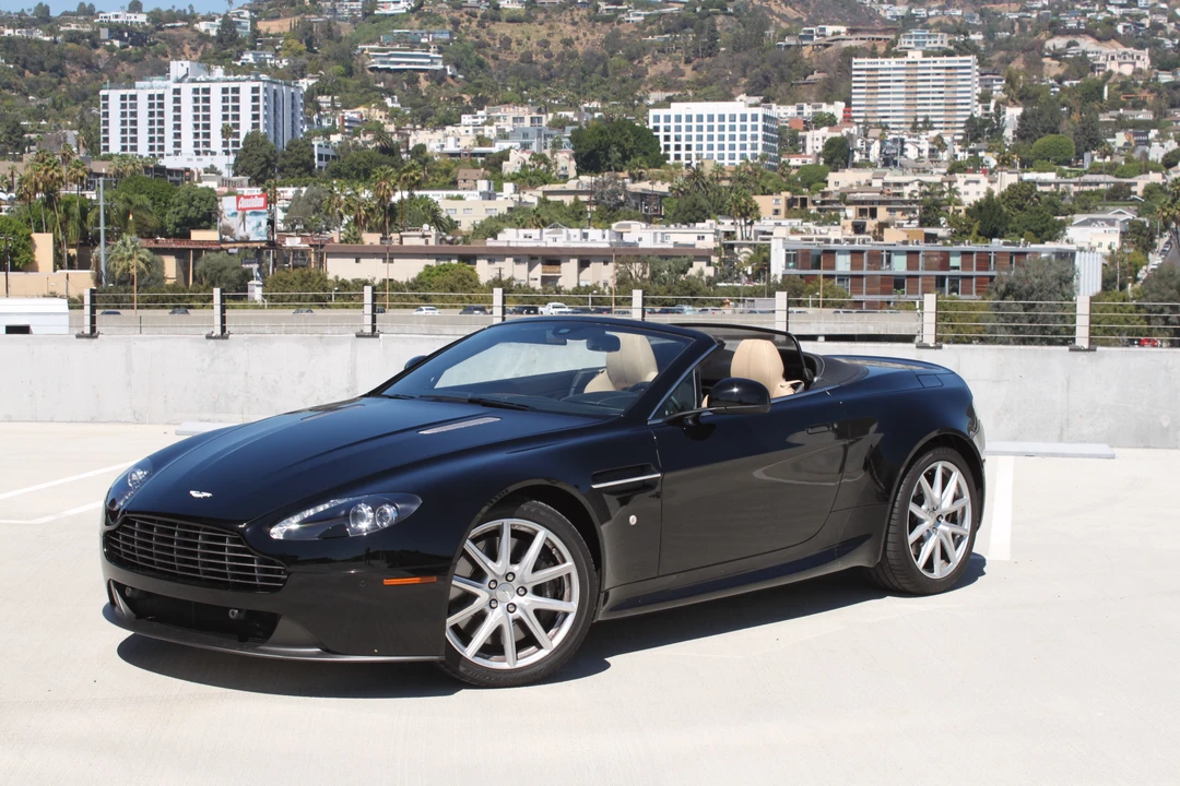 2014 Aston Martin Vantage - Image 9 of 10