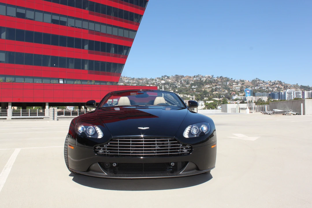 2014 Aston Martin Vantage - Image 6 of 10
