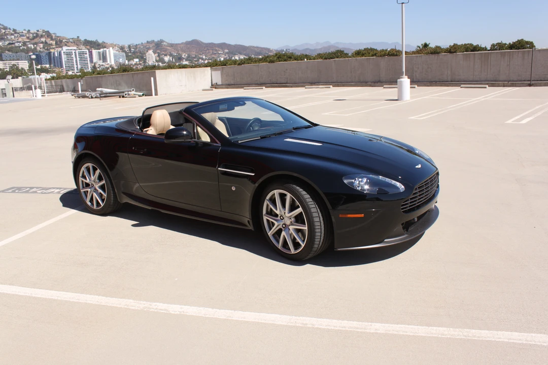 2014 Aston Martin Vantage - Image 2 of 10