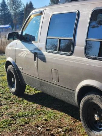 1995 Chevrolet Astro - Image 5 of 7