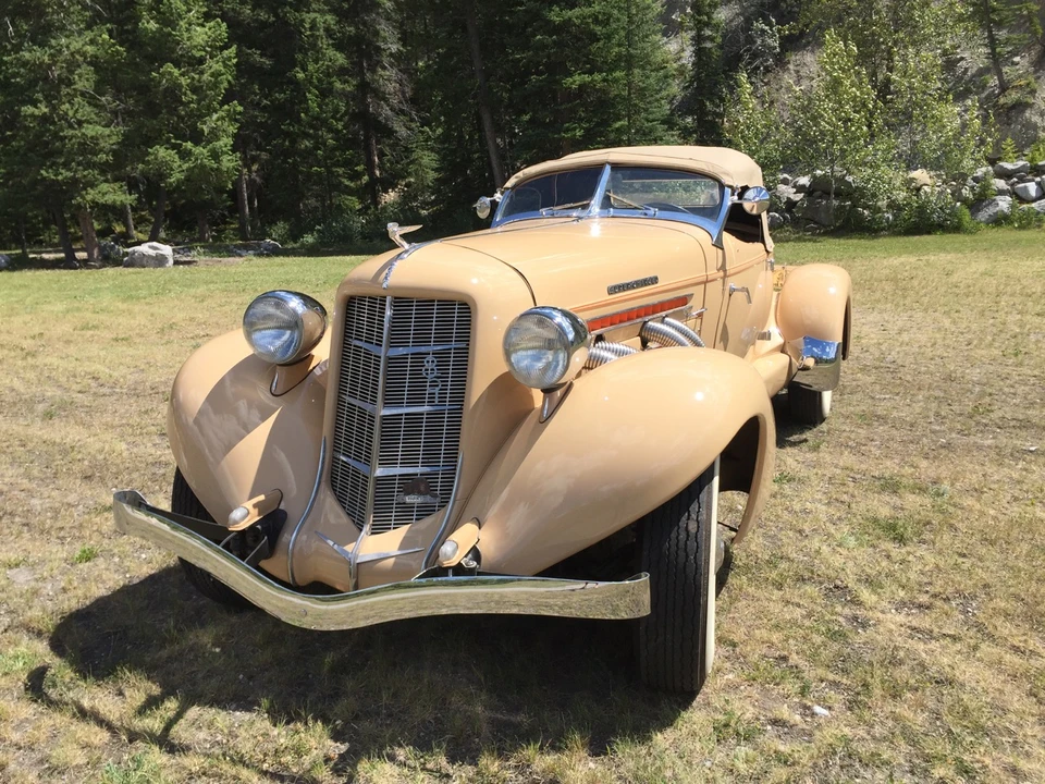 Auburn Speedster - Image 9 of 31